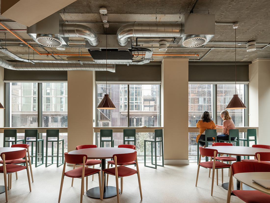Photograph showcasing the 292 St Vincent Street project by Hawkins\Brown Architects in Glasgow, Scotland by Richard Fraser Photography. 