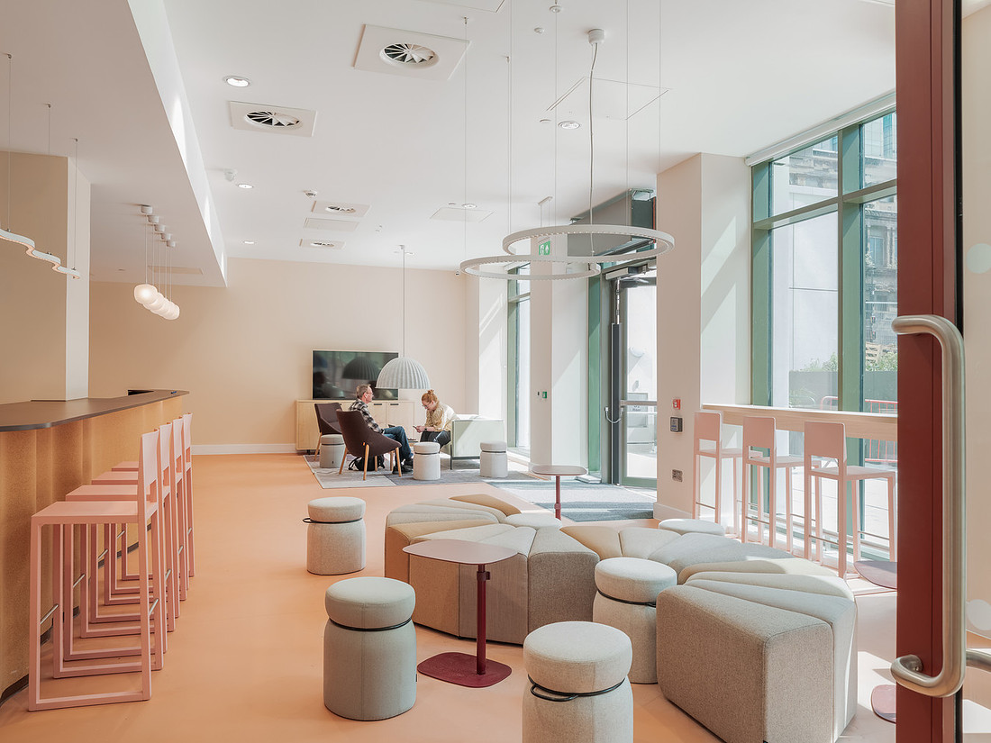 Photograph showcasing the 292 St Vincent Street project by Hawkins\Brown Architects in Glasgow, Scotland by Richard Fraser Photography. 